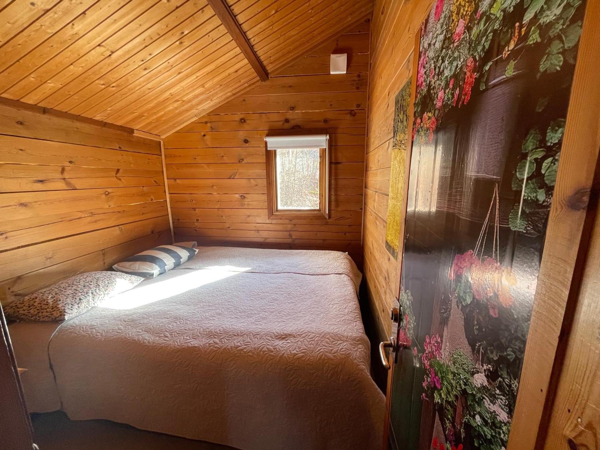 Three Rooms Stuga I Stugby Near National Park Undenas Экстерьер фото